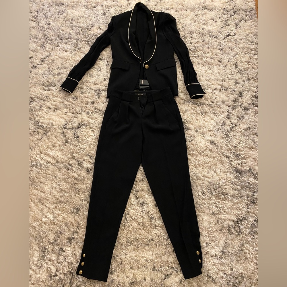 Pinko female suit. Can be purchased separately (trousers and jacket).